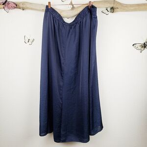 Lane Bryant flowy  navy maxi skirt
